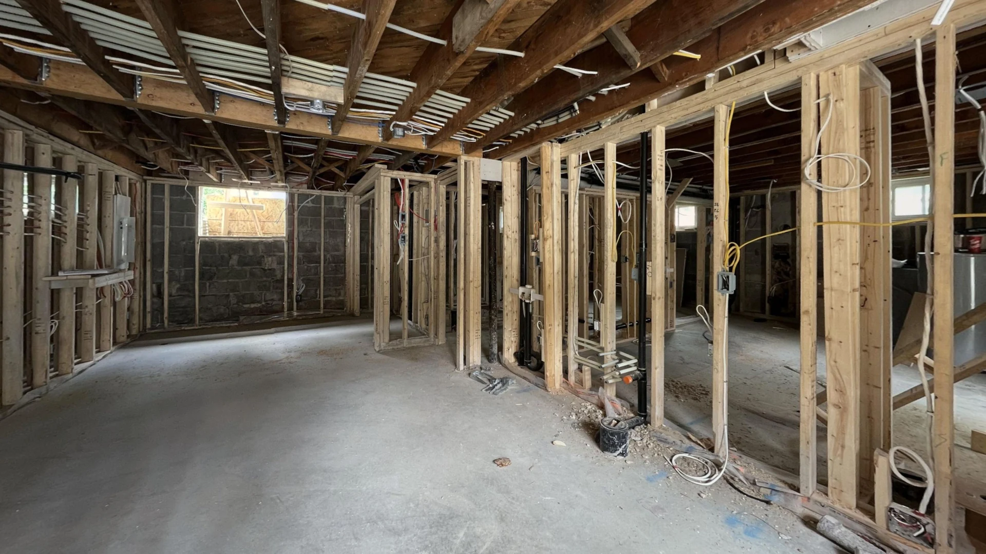 Ivanhoe alpha basement partitions and exposed services