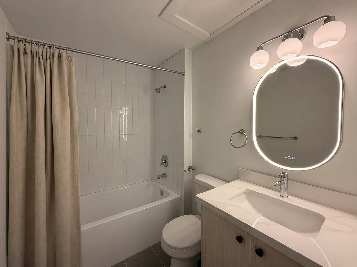 Luc · Unit 2B bathroom